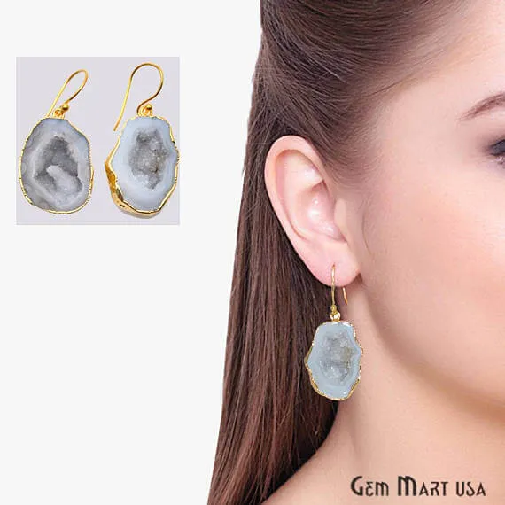 GemMartUSA Earrings White Geode Druzy Organic Shape 22x31mm Gold Electroplated Gemstone Dangle Hook Earring GemMartUSA Earrings White Geode Druzy Organic Shape 22x31mm Gold Electroplated Gemstone Dangle Hook Earring