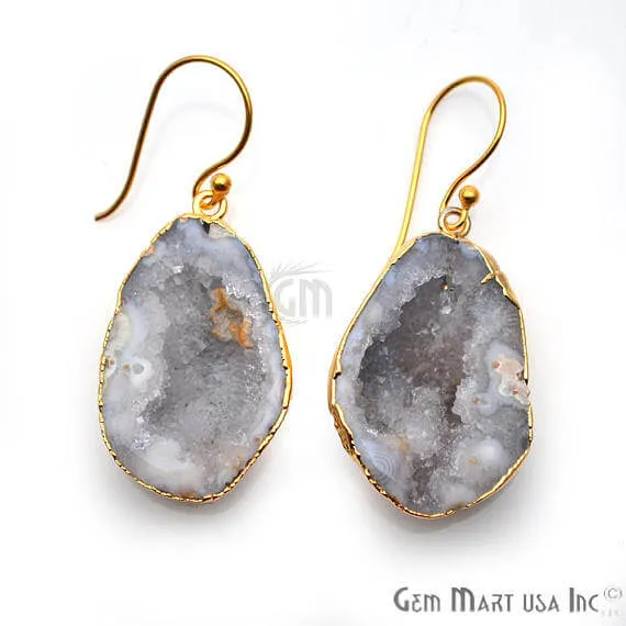 GemMartUSA Earrings White Geode Druzy Organic Shape 29x20mm Gold Electroplated Gemstone Dangle Hook Earring