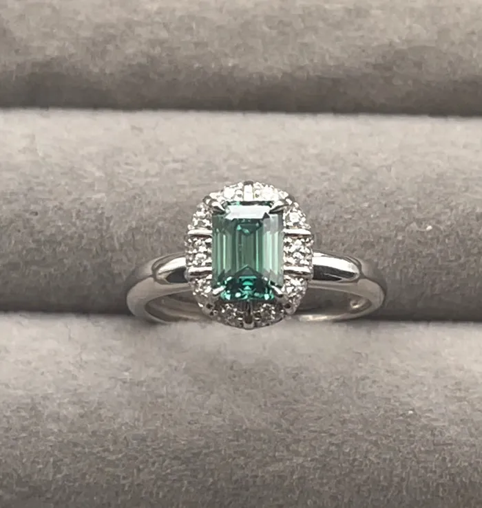 Minx London Rings Moissanite Rings Green Diamond Engagement Ring VVS1 10 CT Ring Emerald Engagement Ring Green Emerald Wedding Ring Moissanite Ring